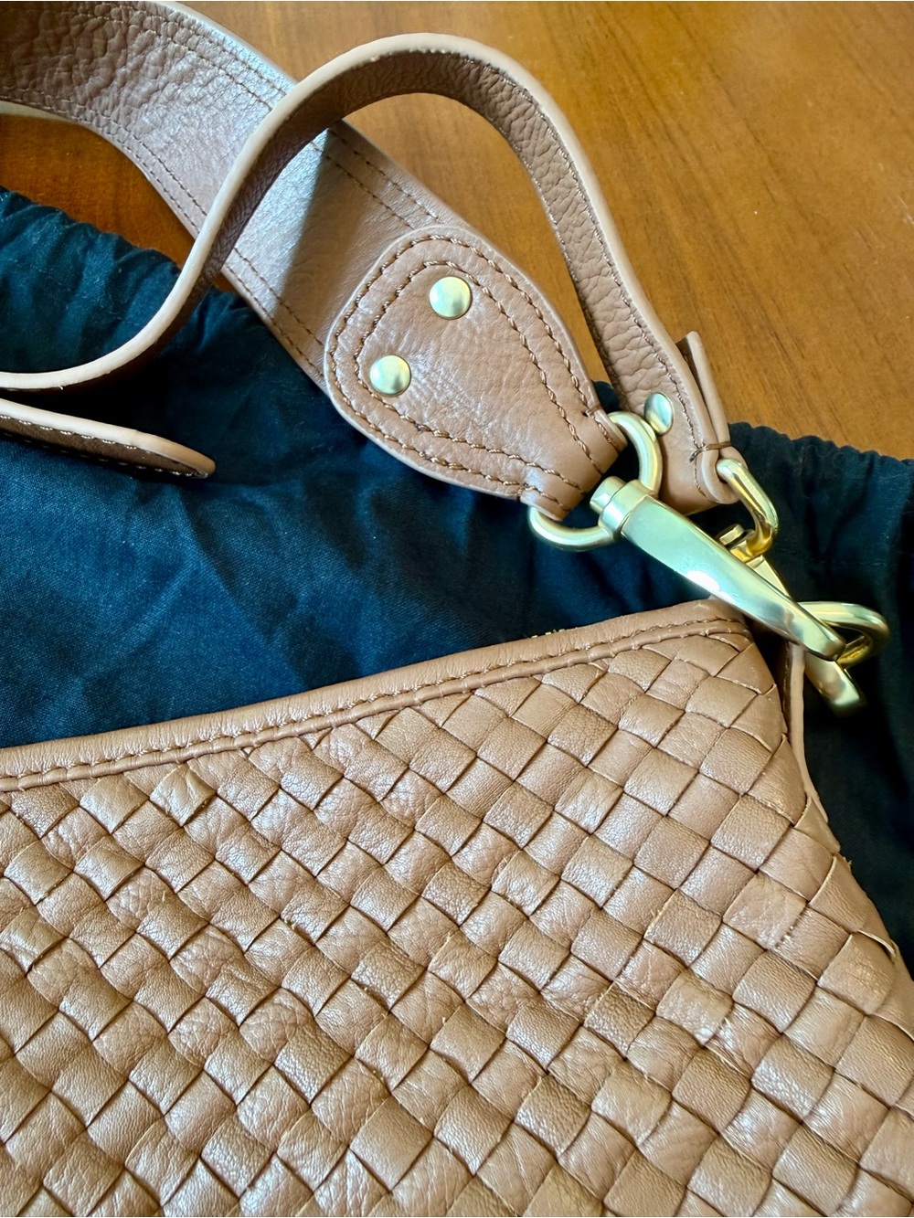 Quince Italian Leather “Sloane” Convertible Shoulder Bag in Cognac - Picture 2 of 9